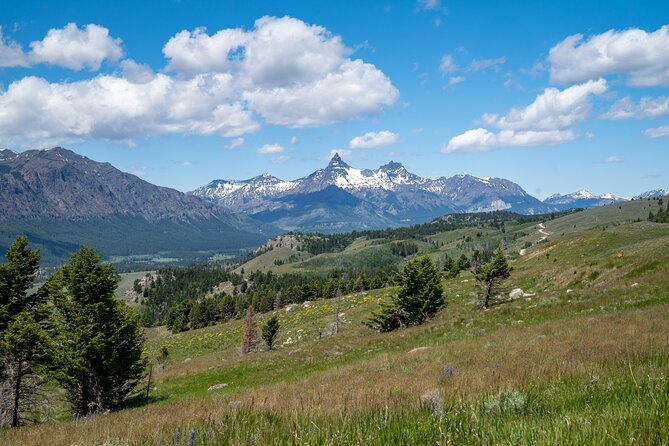 Beartooth Highway Self-Guided Driving Audio Tour - Lakes and high country reward slow driving