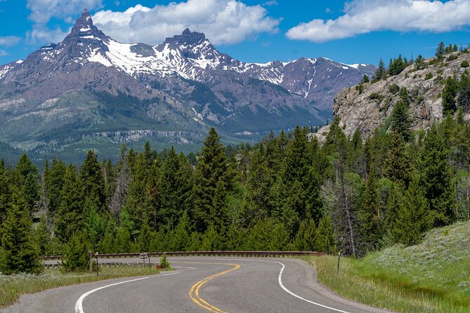 Beartooth Highway Self-Guided Driving Audio Tour - Beartooth Basin and the state line mark a change of pace