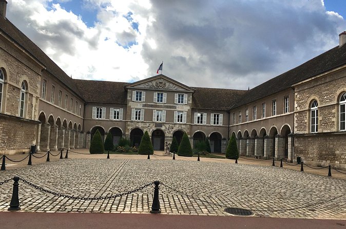 Beaune: A Self-Guided Audio Tour of Burgundy’s Wine Capital - Place Carnot, Place Monge, and Place de la Halle