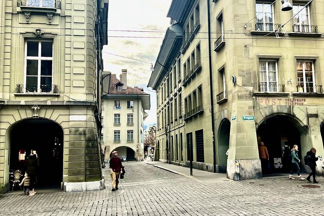Beautiful Bern's Legends: A Self-Guided Audio Tour - Bundesplatz and Switzerland’s Cantonal System
