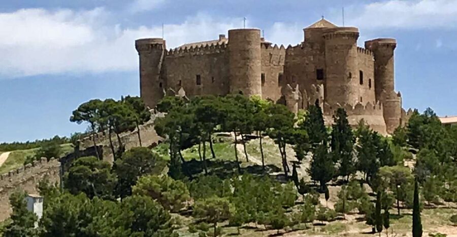 Belmonte Castle Entry Ticket with Audio Guide - Crossing the Drawbridge and Reaching the Parade Ground