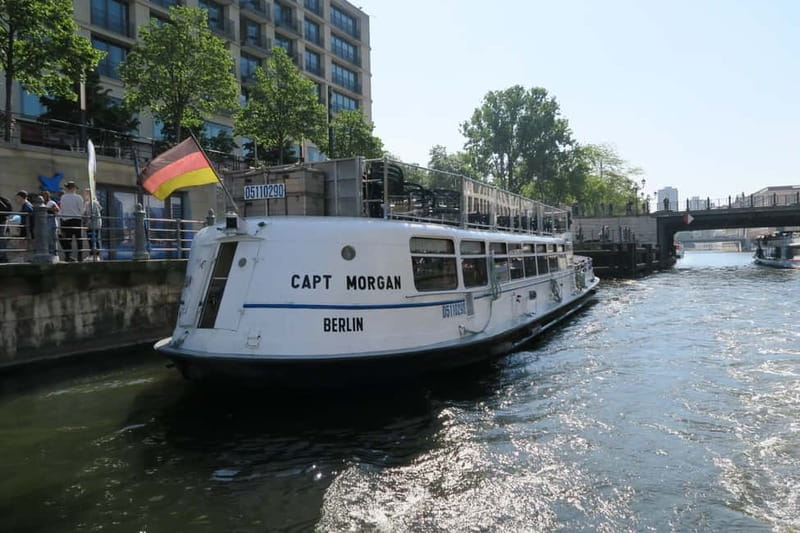 Berlin: Boat Sightseeing Cruise with Audioguide - Key points to know before sailing