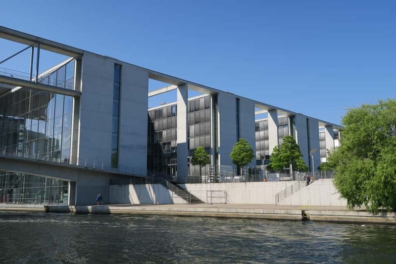 Berlin: Boat Sightseeing Cruise with Audioguide - Weidendammer Brücke and Friedrichstrasse