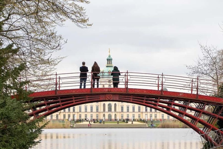 Berlin: Charlottenburg Palace & Gardens Ticket & Audio Tour - How the audio tour works in practice