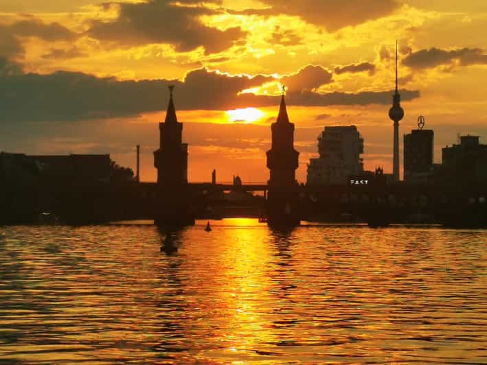 Berlin: Solar Powered Sunset Catamaran Cruise & Audio Guide - Key points to know before boarding