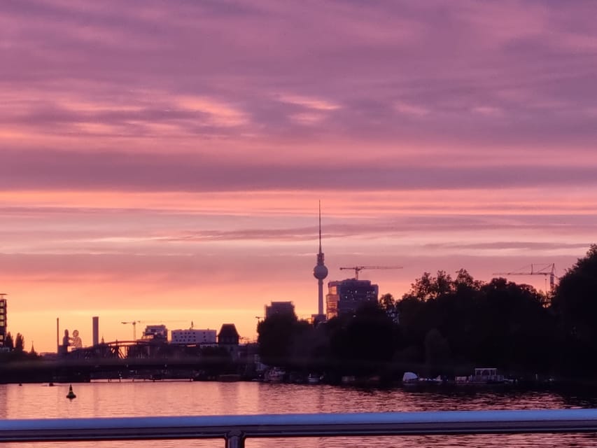Berlin: Solar Powered Sunset Catamaran Cruise & Audio Guide - Passing through the Mühlendamm lock