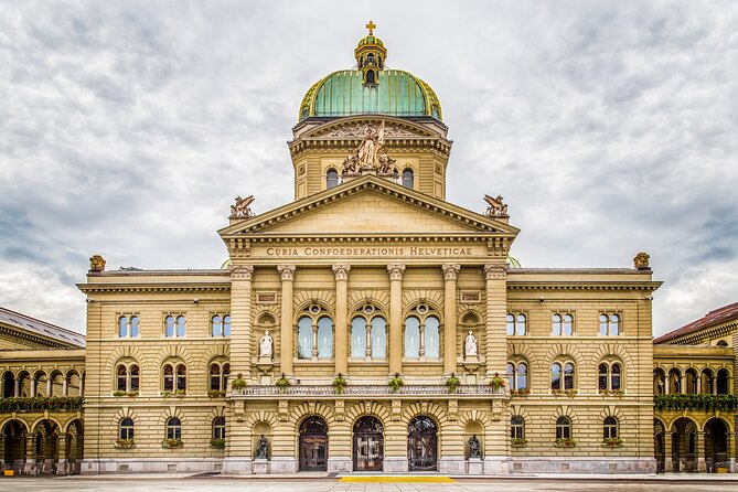 Bern Scavenger Hunt and Highlights Self Guided Audio Tour - Zytglogge: Bern’s Clock Tower Stop