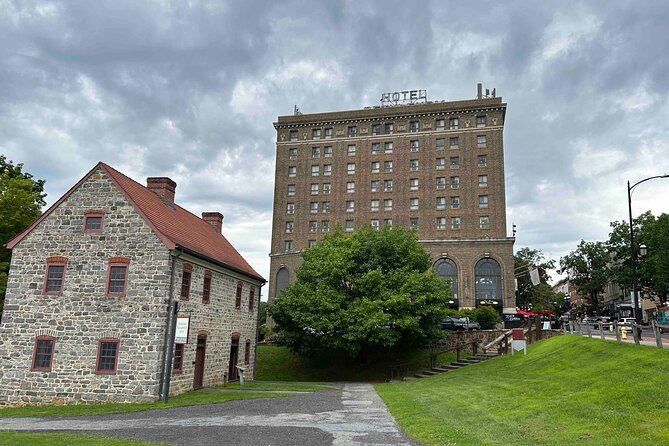 Bethlehem Historical Private Audio Walking Tour - What this Bethlehem audio walk does well