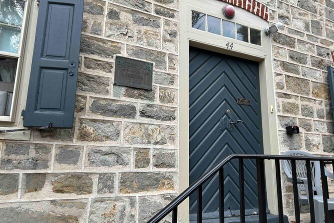 Bethlehem Historical Private Audio Walking Tour - The Single Sisters House and the old church