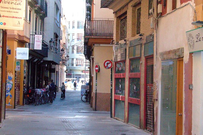 Between Two Gates: A Self-Guided Audio Tour in Valencia - Sant Joan de l’Hospital and the role of miracles