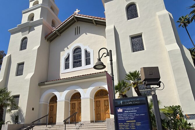 Beverly Hills and Rodeo Drive: A Self-Guided Audio Tour - The Beverly Hills Visitor Center and its famous shield