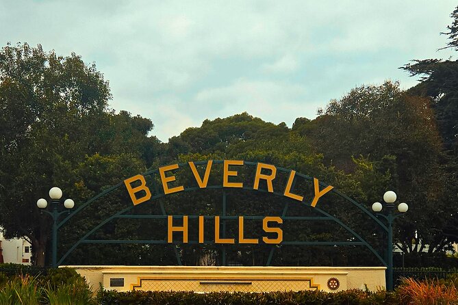 Beverly Hills and Rodeo Drive: A Self-Guided Audio Tour - Rodeo Drive, from menswear to luxury retail