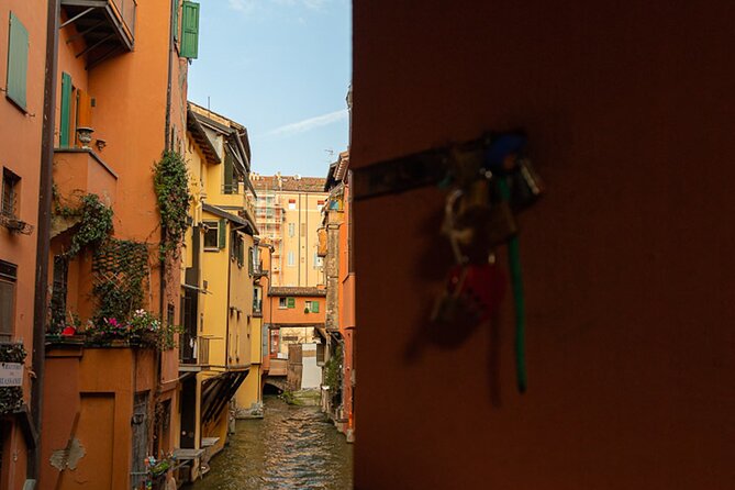 Bologna: A Self-Guided Audio Tour from Porta Galliera to Le Tre Frecce - San Pietro, Piazza del Nettuno, and a clever statue story