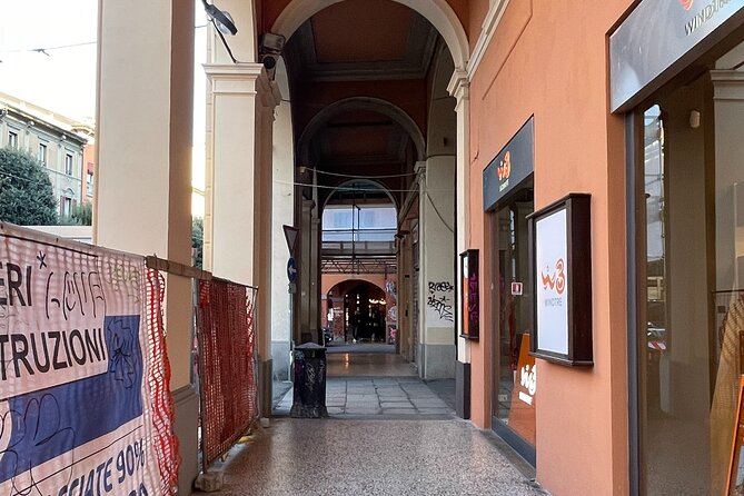 Bologna: A Self-Guided Audio Tour from Porta Galliera to Le Tre Frecce - The Quadrilatero and Bologna’s food-centered character