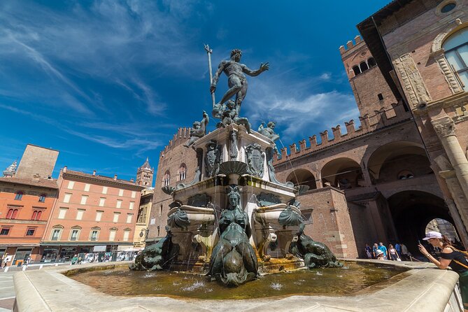 Bologna: City Walk with Audio Guide in 7 Languages on your Phone - San Petronio and the unfinished facade