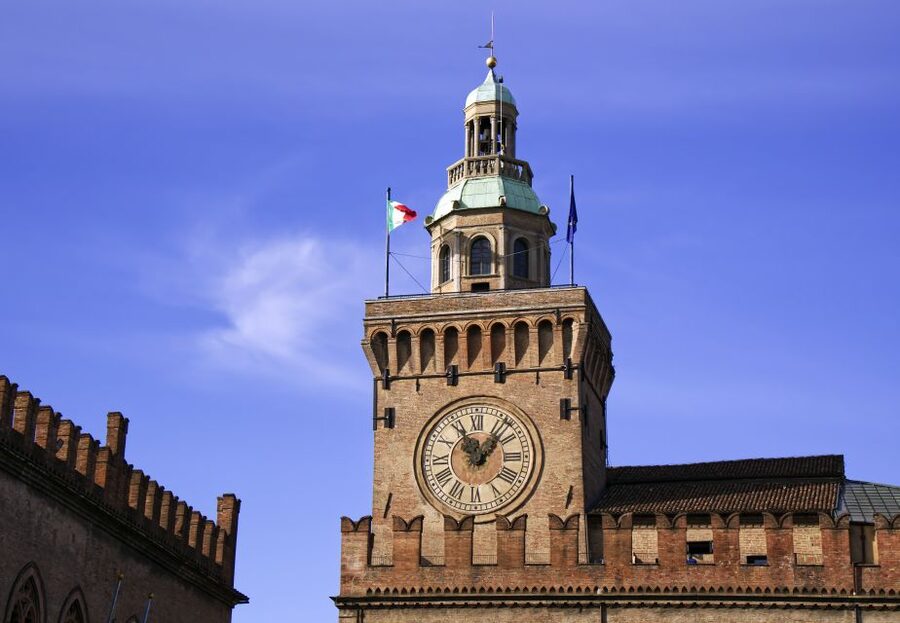 Bologna: Clock Tower Audio Guide and Food Tasting - Following the Clock Tower audio guide
