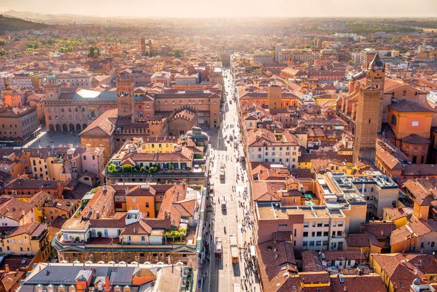 Bologna: Clock Tower Audio Guide and Food Tasting - Palazzo d’Accursio and the civic heart of Bologna