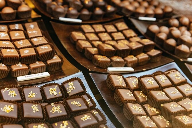 Bologna Food Tasting box- Audio Guided Tour with Food Tasting - How much walking and planning should you expect?