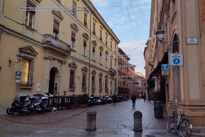 Bologna's Ancient and Recent History: A Self-Guided Audio Tour - The Two Towers and Dante’s Bologna
