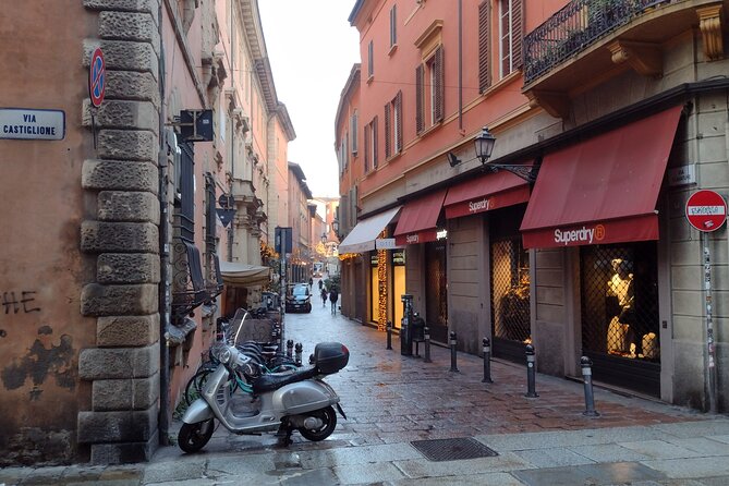 Bologna's Ancient and Recent History: A Self-Guided Audio Tour - Santa Maria della Vita and the Portici di Bologna