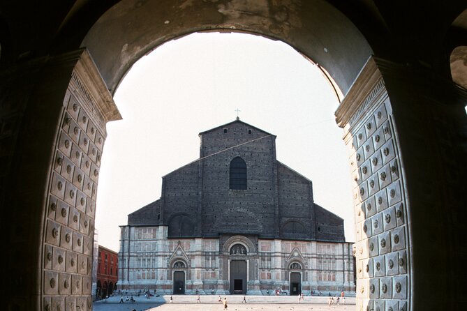 Bologna's Ancient and Recent History: A Self-Guided Audio Tour - The world’s oldest university and student Bologna