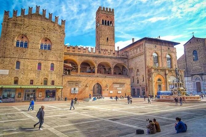 Bologna Walking Tour with Audio and Written Guide - San Petronio and its unfinished face