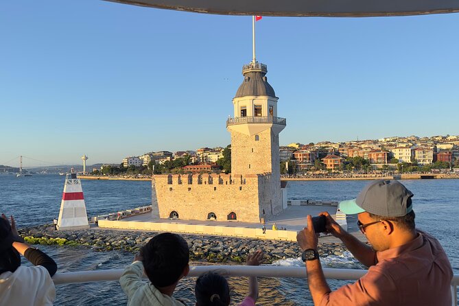Bosphorus Daytime or Sunset Sightseeing Cruise & Audio Guide - Rumeli Fortress and Fatih Sultan Mehmet Bridge