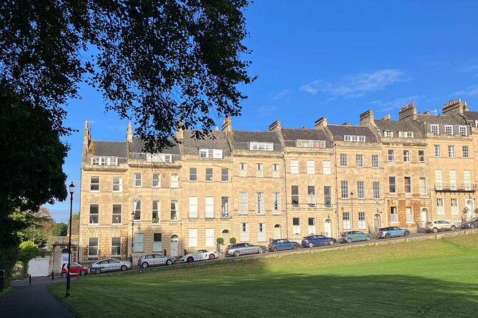 Bridgerton’s Filming Locations in Bath Audio Guide - Crossing the bridge toward Lady Danbury’s house