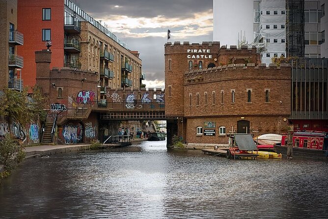 Britpop Camden: A Self-Guided Audio Tour in London - Camden Market and Out On The Floor Records