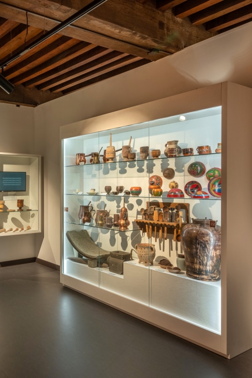 Bruges: Choco-Story Museum with Audio Guide and Tastings - Interactive games for children and curious adults