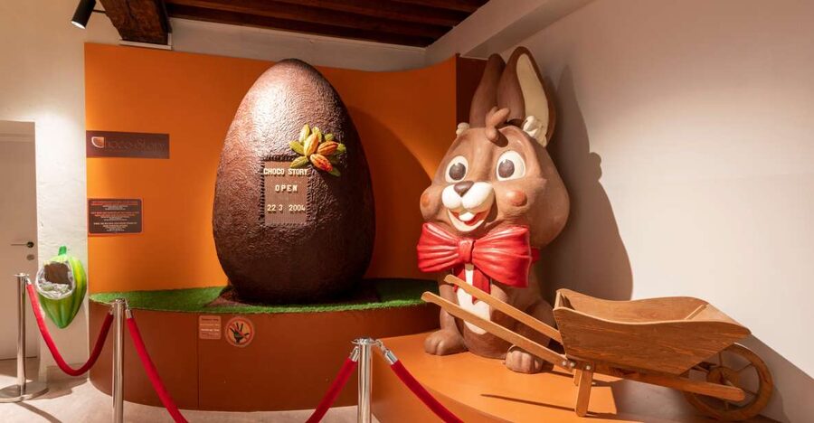 Bruges: Choco-Story Museum with Audio Guide and Tastings - The first gallery: cacao before European chocolate