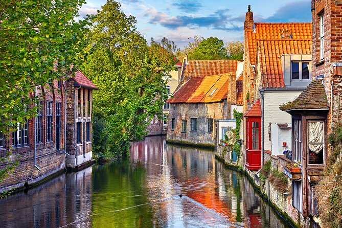 Bruges: City Walk with Audio Guide in 7 Languages on your Phone - Fifty-seven stories, not just five landmarks