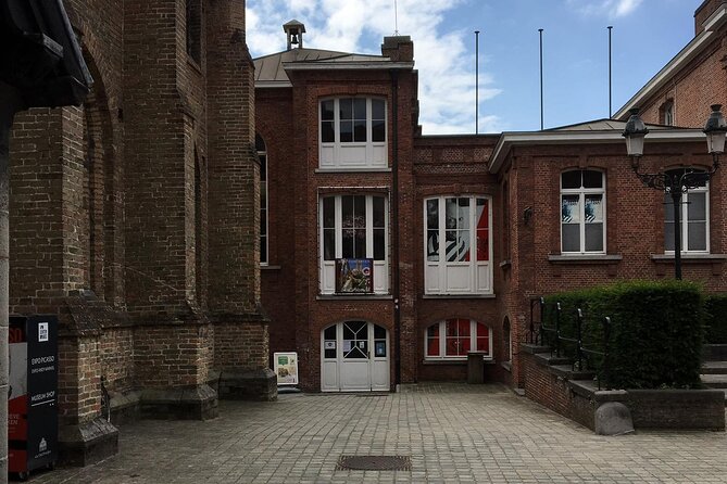 Bruges’ Legends and Hidden Treasures: A Self-Guided Audio Tour - The Beguinage and Lake of Love