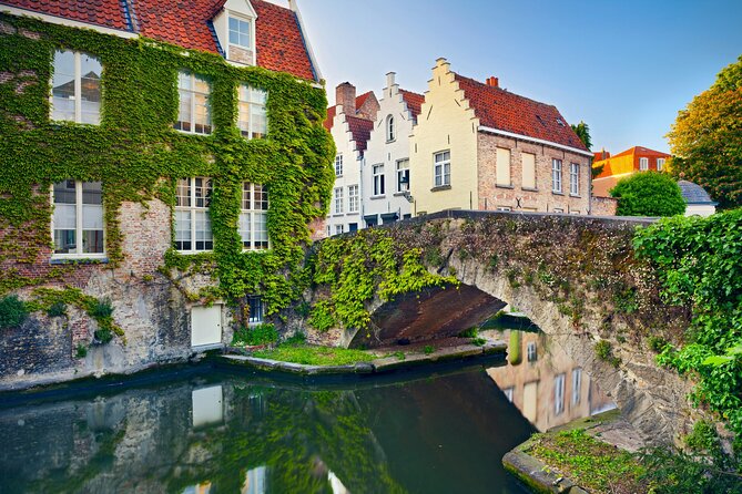 Bruges Scavenger Hunt and Highlights Self Guided Audio Tour - De Halve Maan Brewery and a local flavor