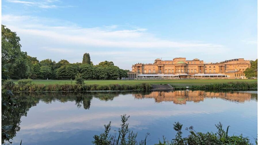 Buckingham Palace State Rooms Entry & Royal London Audio App - Why Buckingham Palace feels different from an ordinary museum