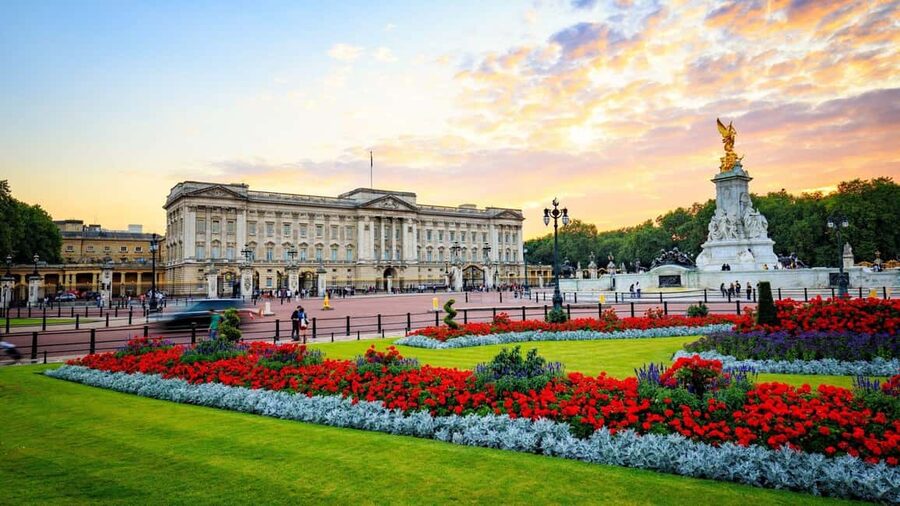 Buckingham Palace State Rooms Entry & Royal London Audio App - White Drawing Room: decoration with a practical purpose