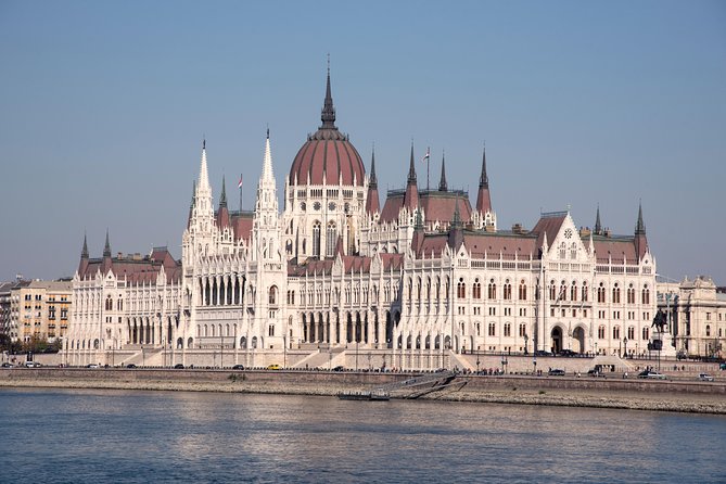 Budapest Guided City Tour and Danube Cruise Audio Guide - The one-hour Danube cruise