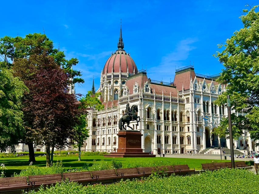 Budapest: Parliament Building Entry Ticket and Audio Guide - The Hall of the Dome and Crown Jewels