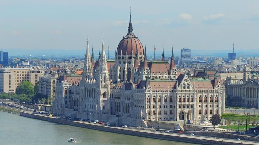 Budapest: Parliament Building Entry Ticket and Audio Guide - Timing, crowds, and the guard change