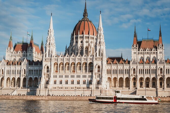 Budapest River Cruise with 1 Free Tokaj Frizzante and Audio Guide - Who should book this cruise?