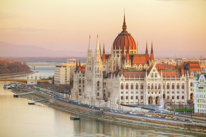 Budapest Scavenger Hunt and Highlights Self Guided Audio Tour - Starting at Parliament and finding your rhythm