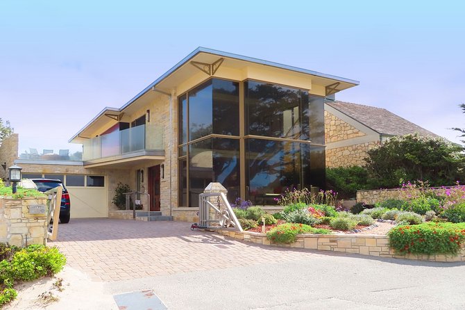 Carmel Point: A Self-Guided Audio Tour - Starting beside Frank Lloyd Wright’s cabin on the rocks