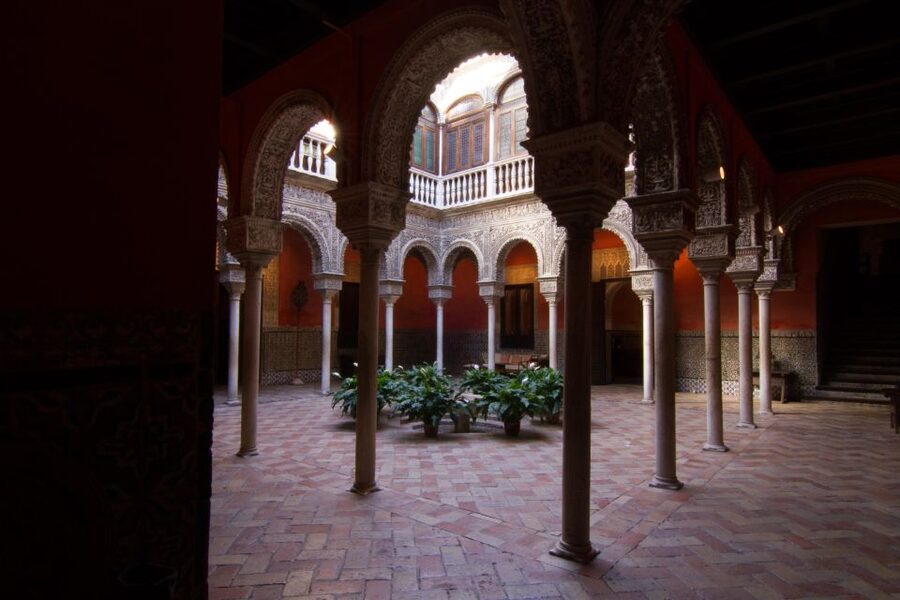 Casa de Salinas Entry Ticket with Audio Guide - Who Should Visit Casa de Salinas?