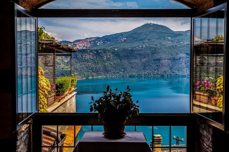 Castel Gandolfo: Papal Palace Entry Ticket and Audio Guide - Why Castel Gandolfo makes a good break from Rome