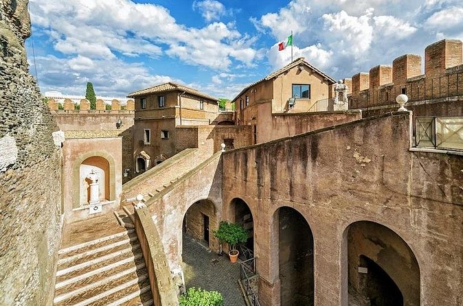 Castel Sant Angelo Audio Guide with Ticket - Weapons, dungeons, and the darker side of the castle