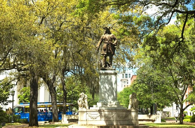 Chippewa Square to Forsyth Park: A Self-Guided Audio Tour of Savannah - Colonial Park Cemetery and the Cathedral Basilica