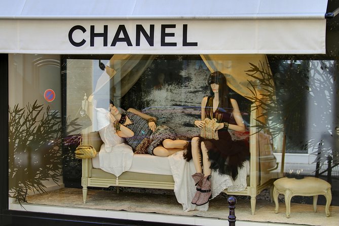 Coco Chanel's Paris: A Self-Guided Audio Tour - How the VoiceMap App Works