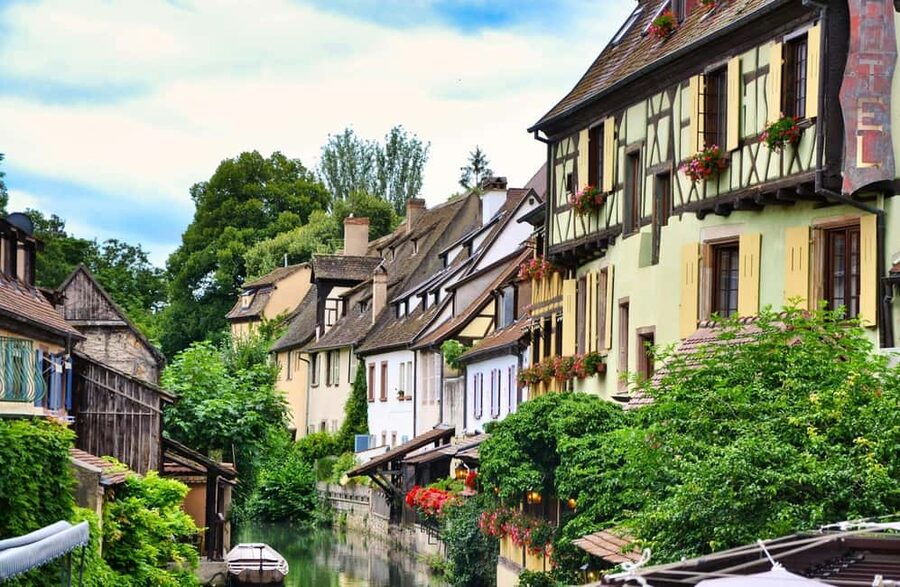 Colmar: Unterlinden Museum Ticket & City Audio Guide - How the phone-based format affects the day