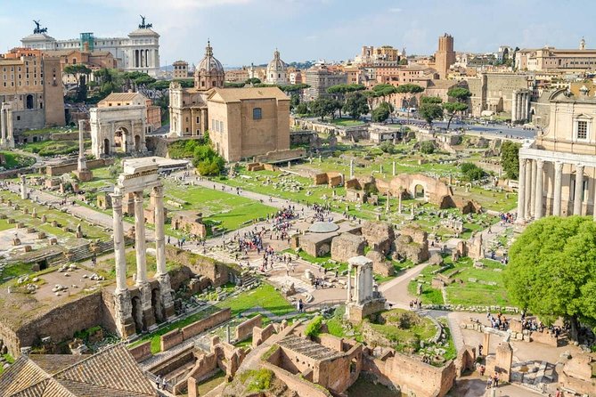 Colosseum and Roman Forum Group Tour or Audio Guided tours - Entering the Colosseum for the first hour