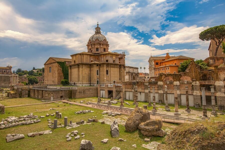 Colosseum Entry with digital audioguide and arena option - Using the digital audioguide